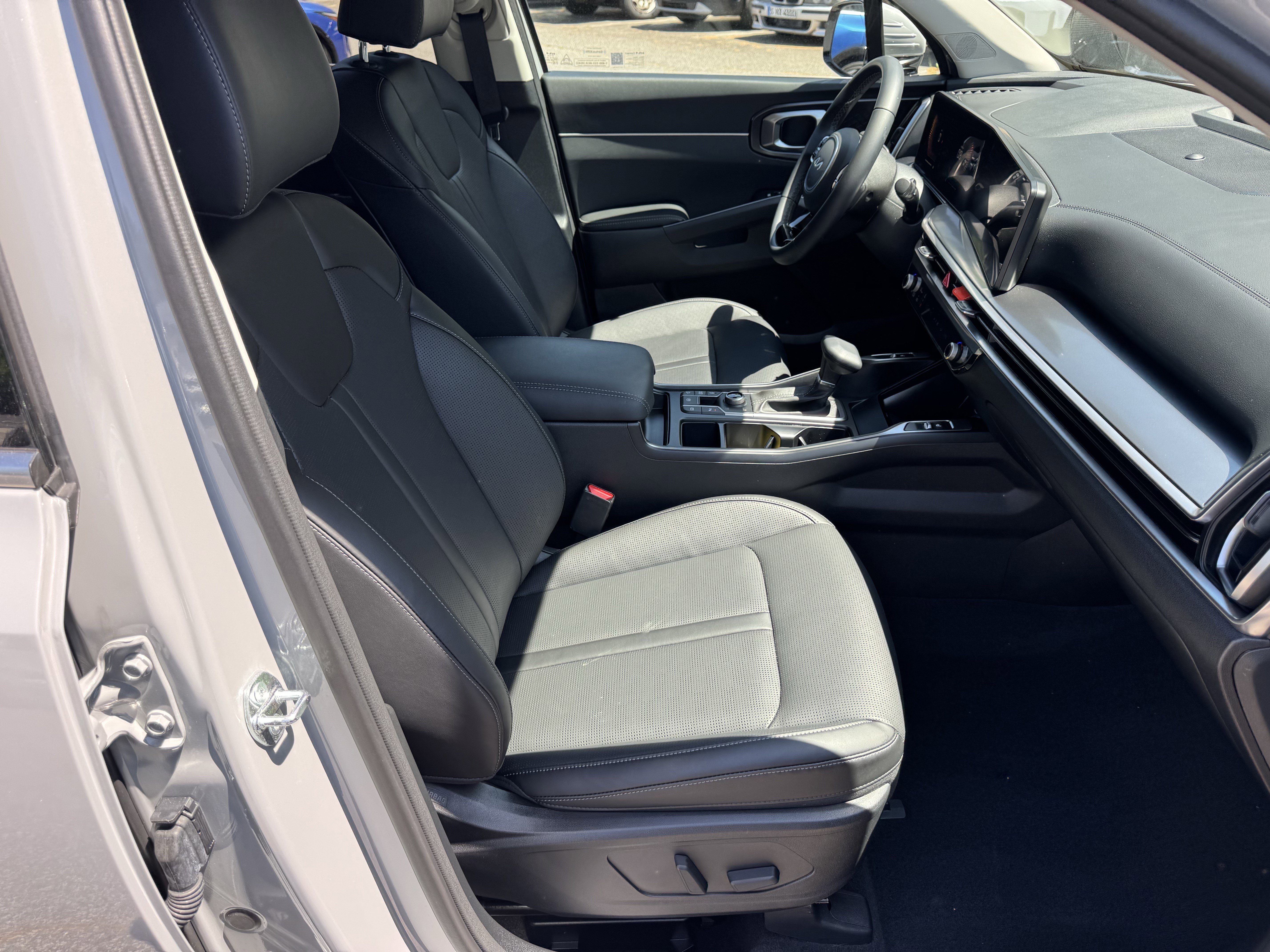 Used 2025 Kia Sorento EX w/ Panoramic Sunroof Package AWD/4WD image 13