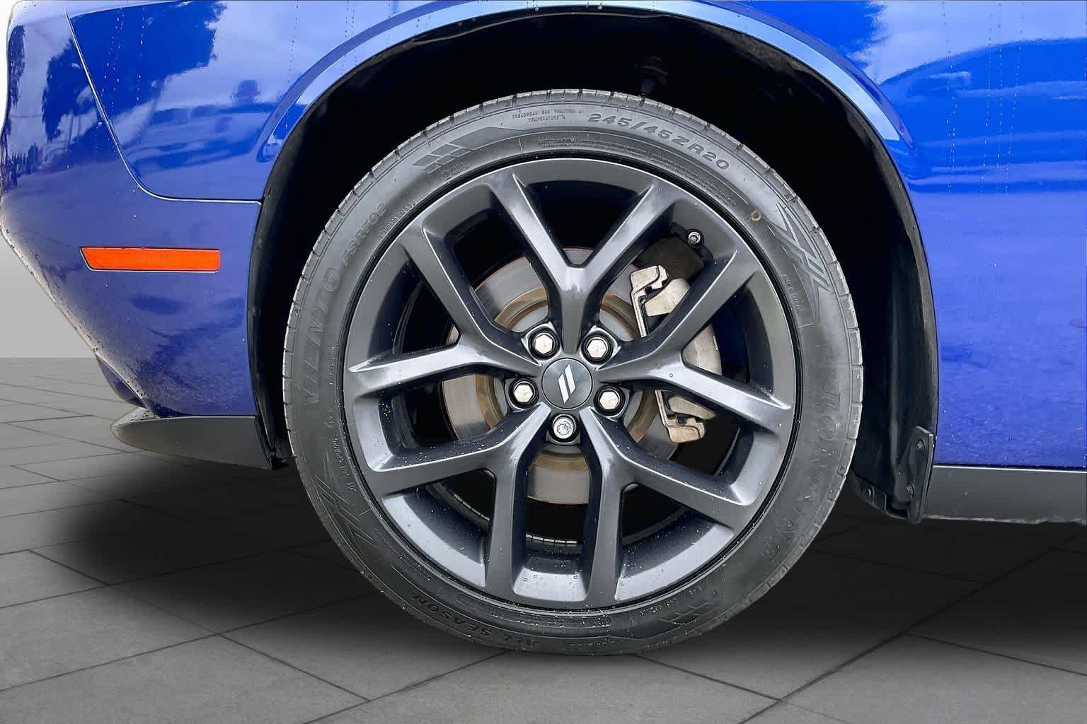 Used 2022 Dodge Challenger SXT w/ Plus Package RWD image 9