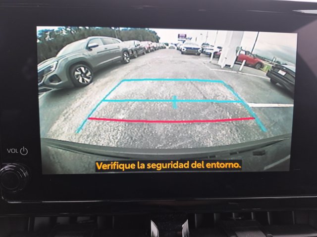 Used 2025 Toyota Corolla Cross LE FWD image 17