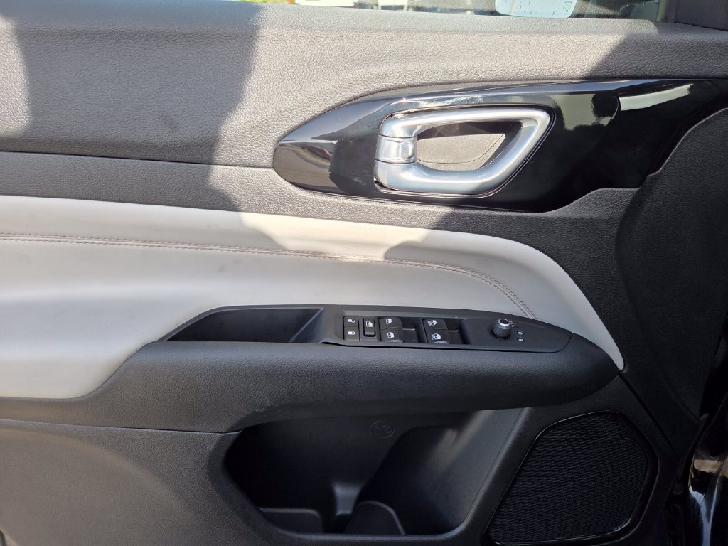 Used 2025 Jeep Compass Limited AWD/4WD image 30