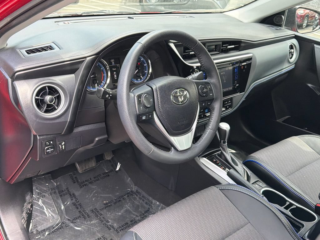 Used 2017 Toyota Corolla SE w/ SE Premium Package FWD image 20