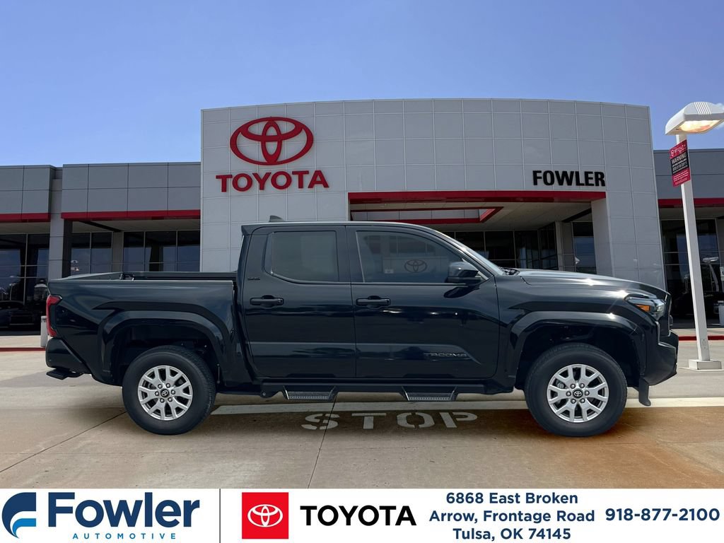 Certified 2025 Toyota Tacoma SR5 AWD/4WD image 4