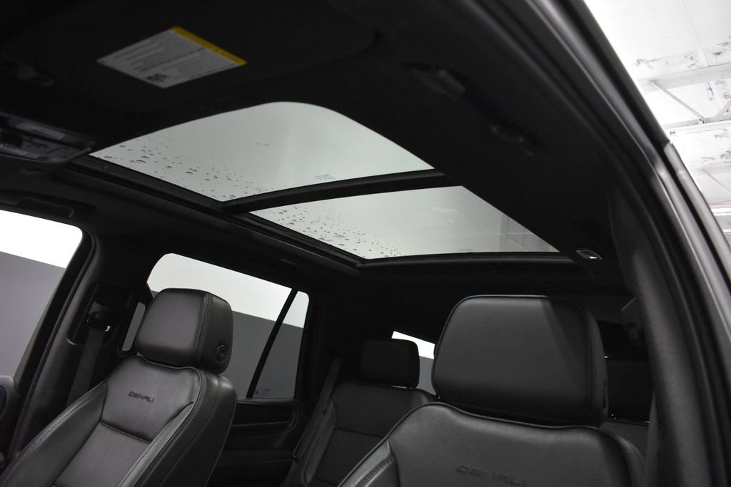 Used 2023 GMC Yukon Denali w/ LPO, Floor Liner Package image 18
