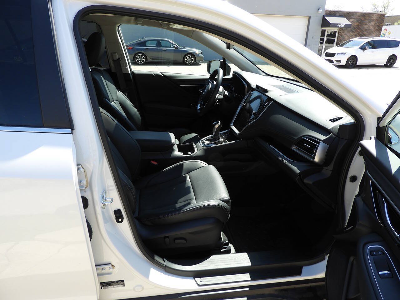 Used 2025 Subaru Outback Limited AWD/4WD image 39