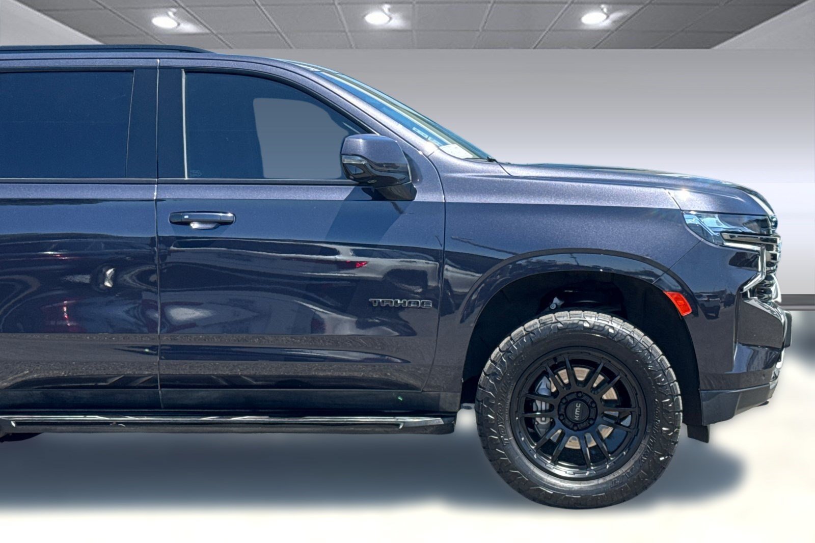 Used 2022 Chevrolet Tahoe RST w/ Luxury Package AWD/4WD image 35