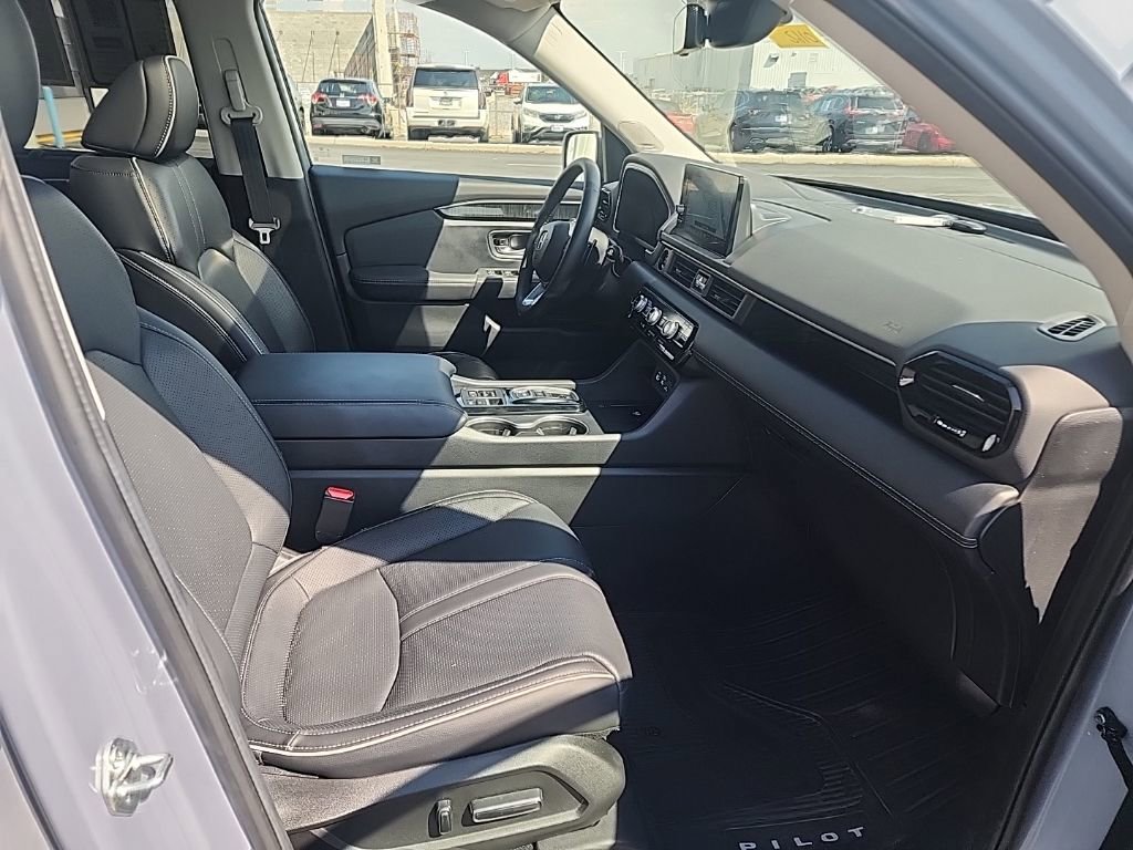 Certified 2024 Honda Pilot Elite image 36