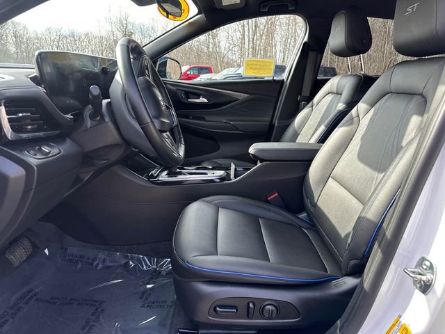 Used 2025 Buick Envista Sport Touring w/ Convenience II Package image 25