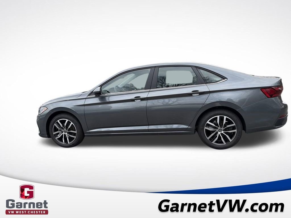 New 2026 Volkswagen Jetta SE image 2