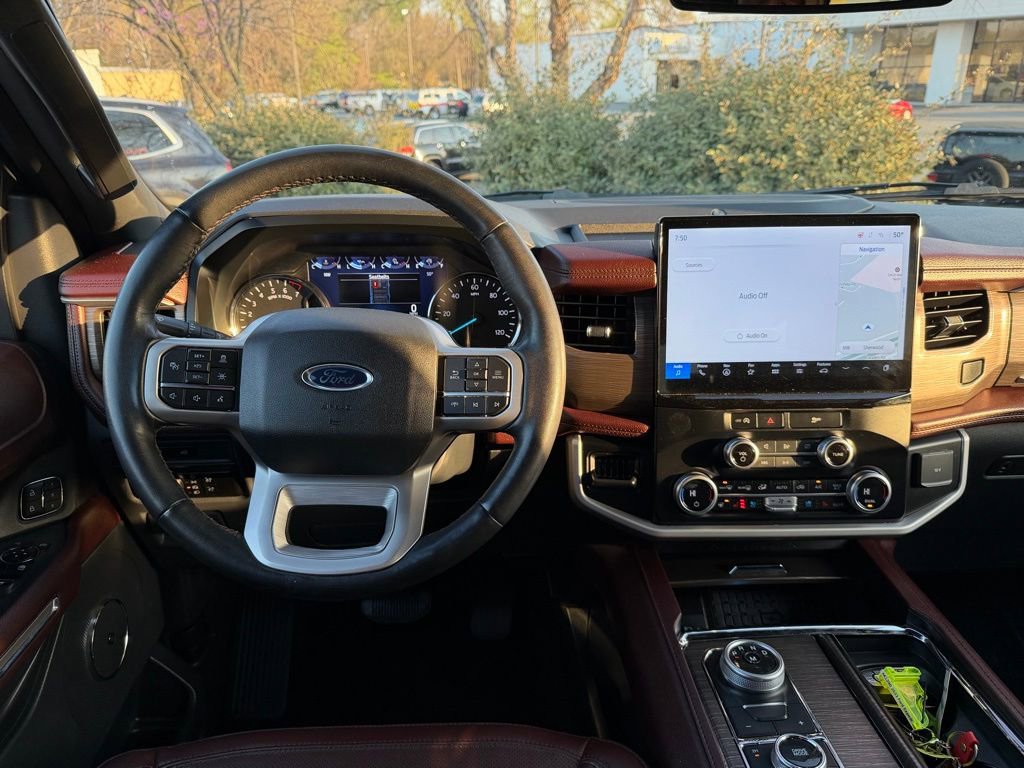 Used 2023 Ford Expedition Limited image 17