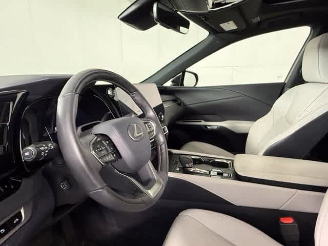 Used 2025 Lexus RX 350 Premium w/ Convenience Package FWD image 17