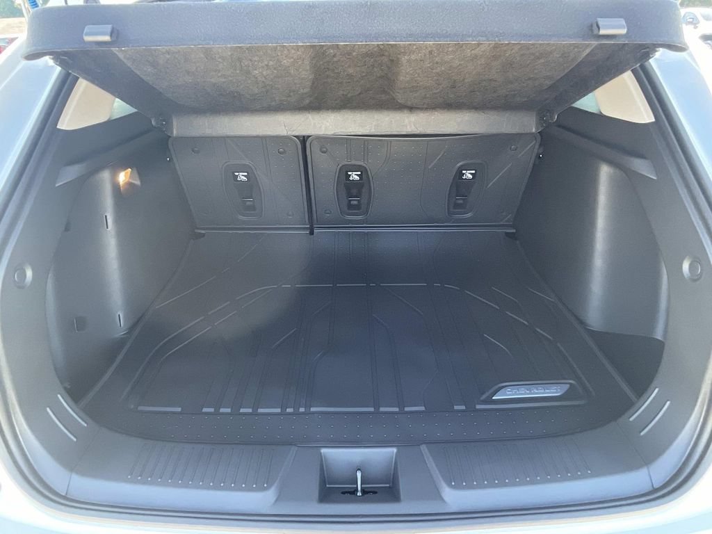 New 2026 Chevrolet Trax LT w/ Sunroof Package FWD image 8