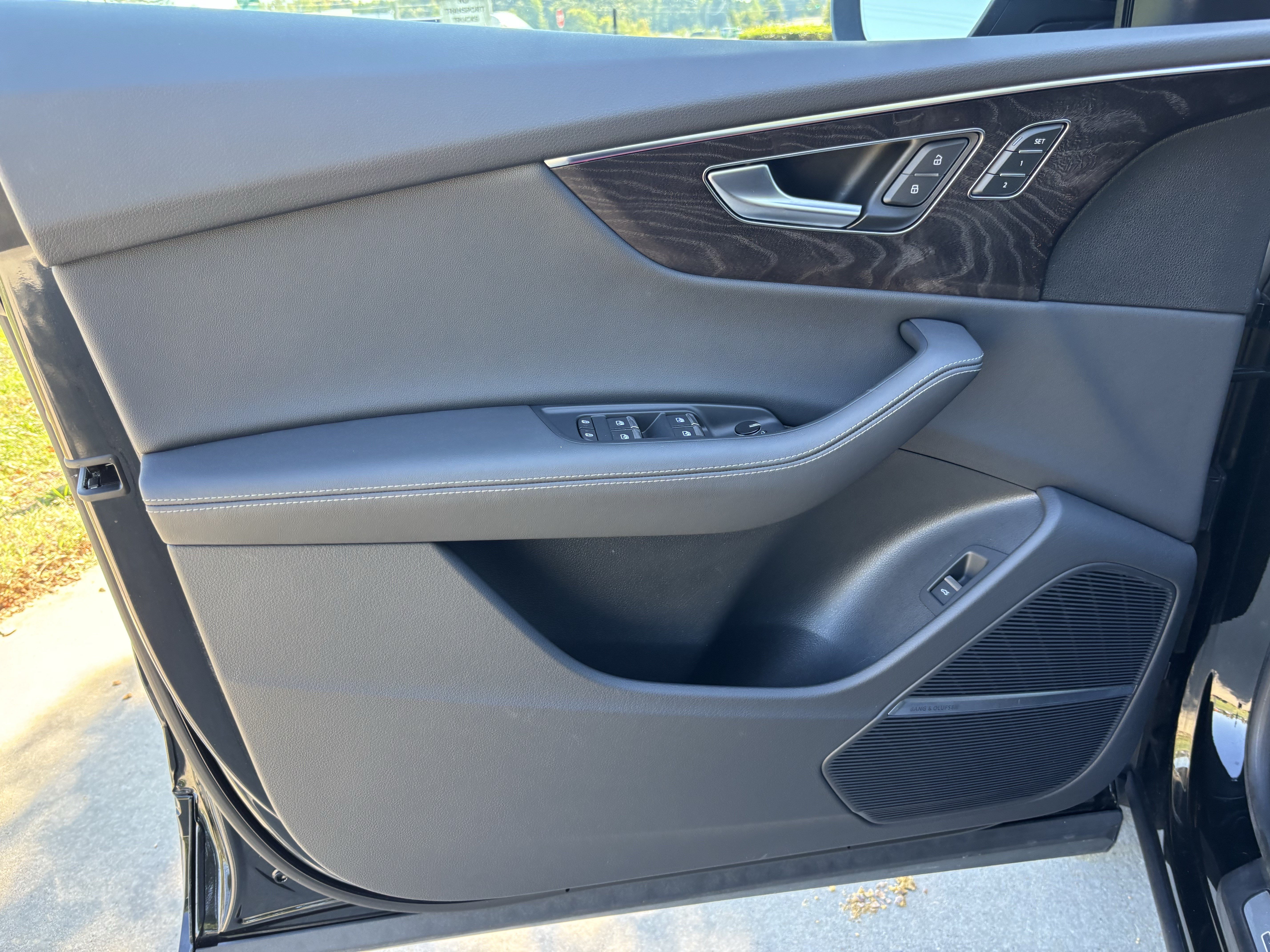 Used 2023 Audi Q8 Premium Plus AWD/4WD image 6