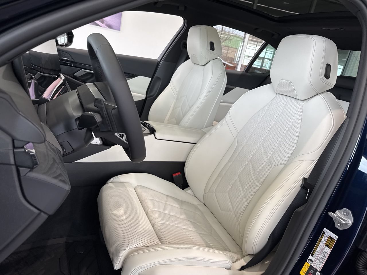 New 2026 BMW 550e xDrive AWD/4WD image 15