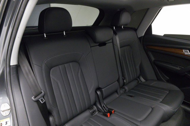 Used 2021 Audi Q5 e Premium w/ Convenience Package image 40