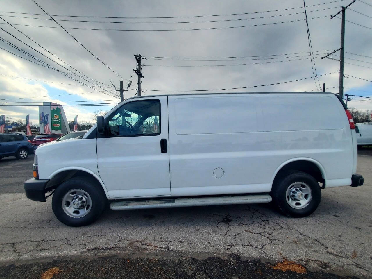 Used 2022 Chevrolet Express 2500 w/ Driver Convenience Package image 2