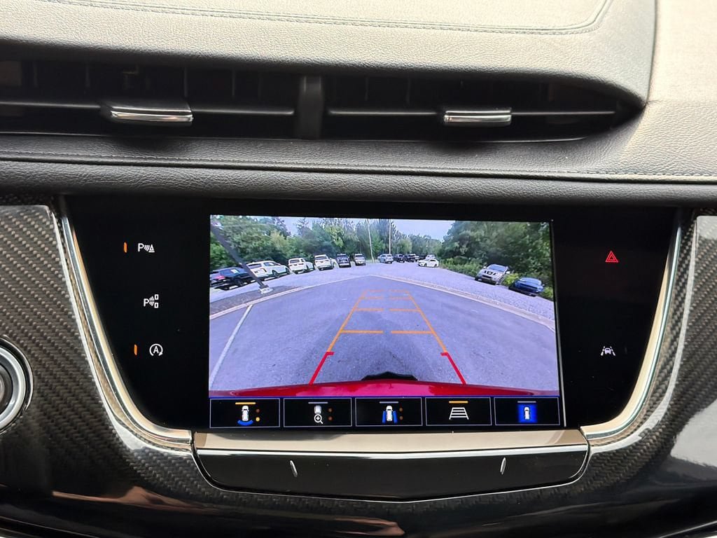 Certified 2023 Cadillac XT6 Sport w/ Technology Package AWD/4WD image 9