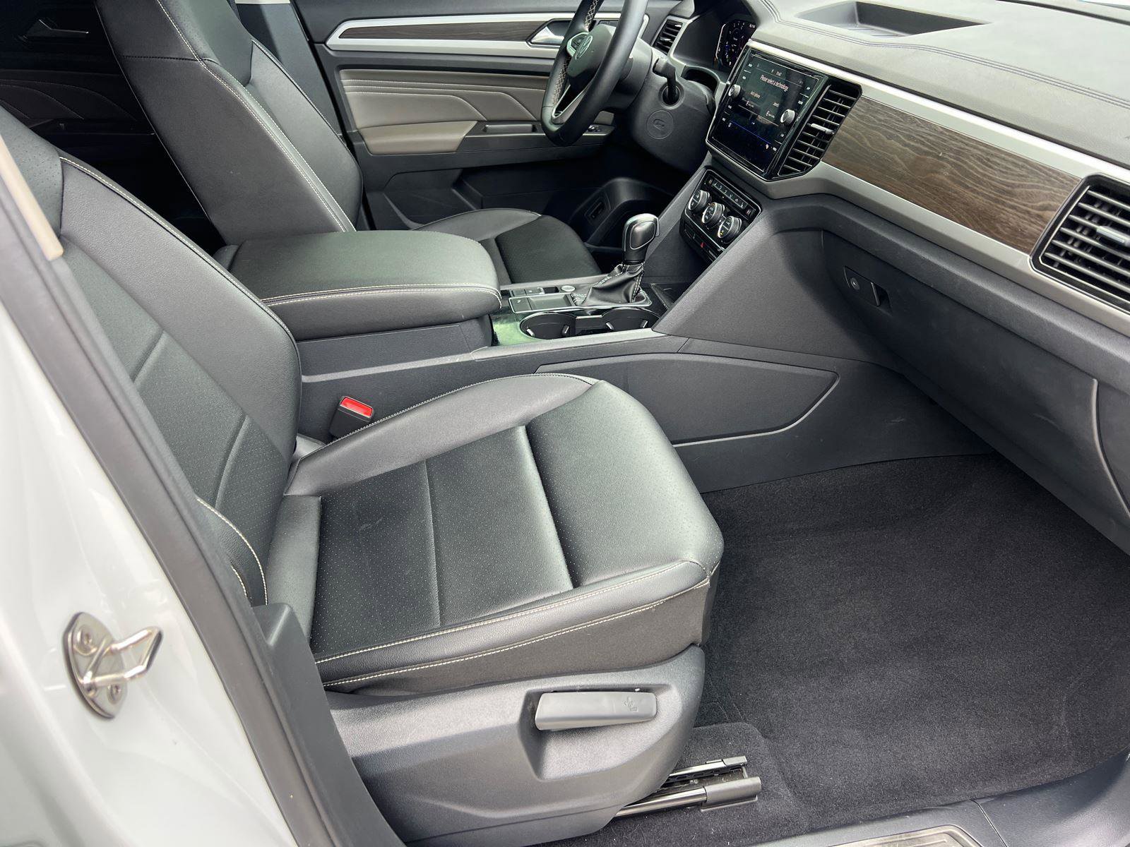 Used 2023 Volkswagen Atlas SE image 13