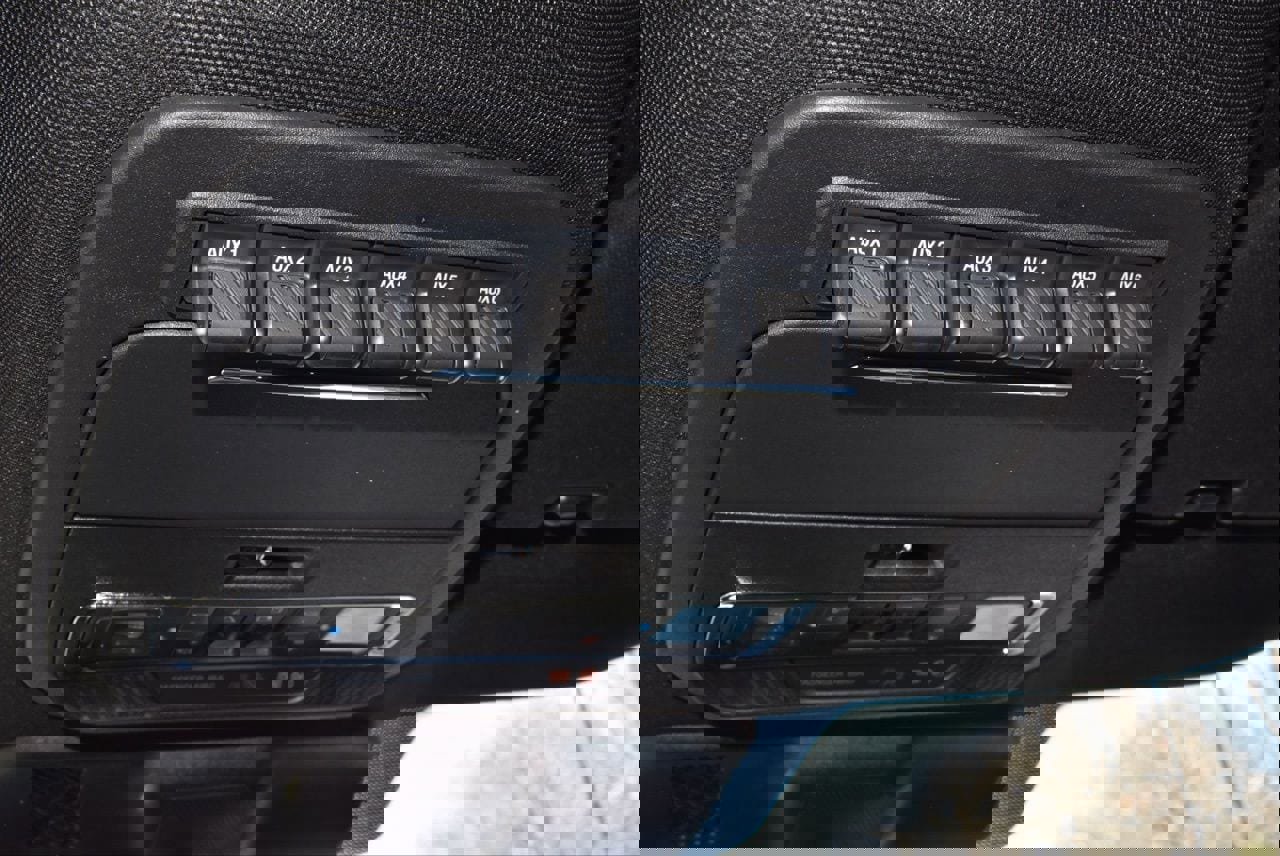 Certified 2024 Ford F250 Platinum w/ FX4 Off-Road Package image 33