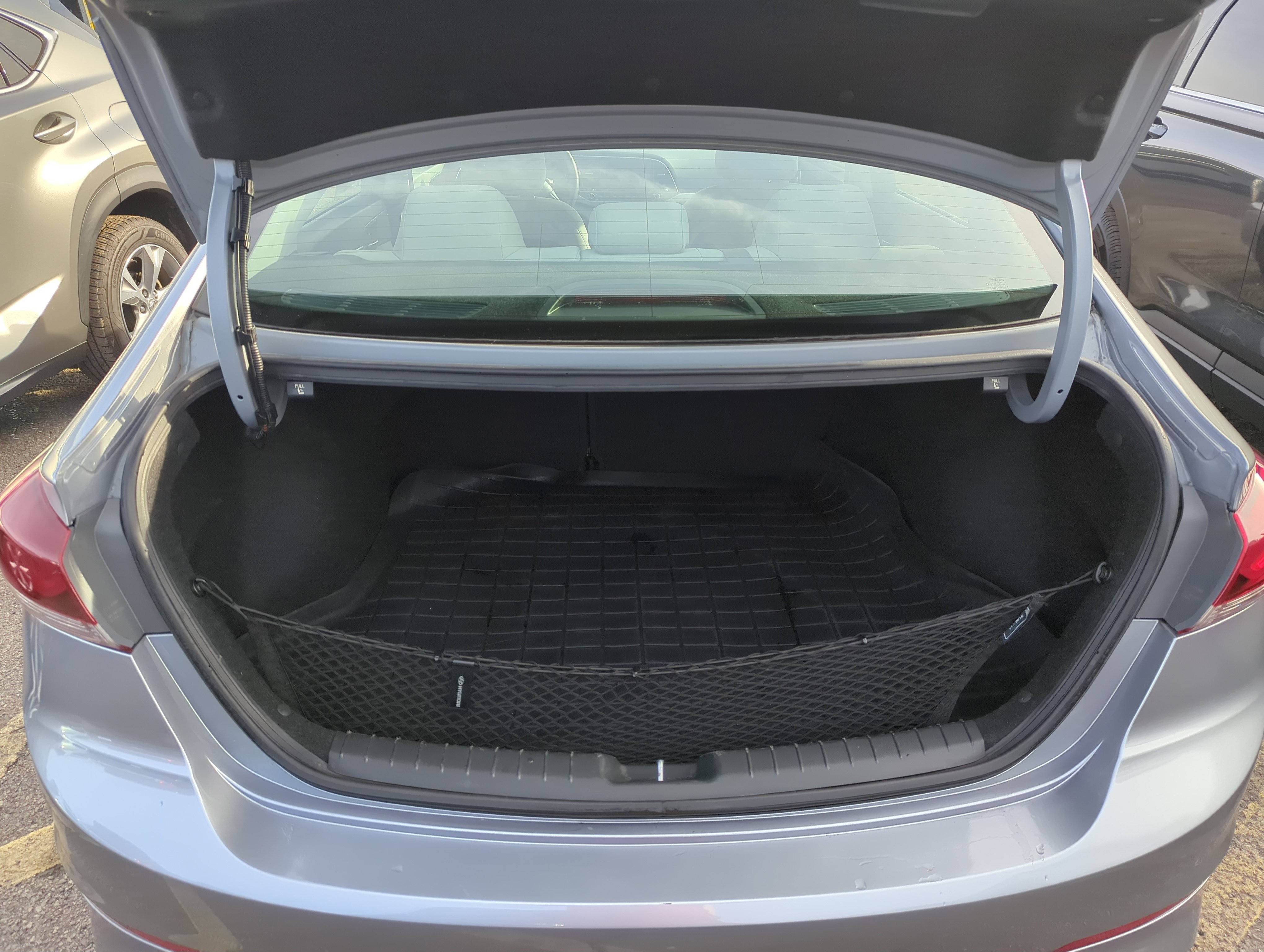 Used 2017 Hyundai Elantra SE image 33