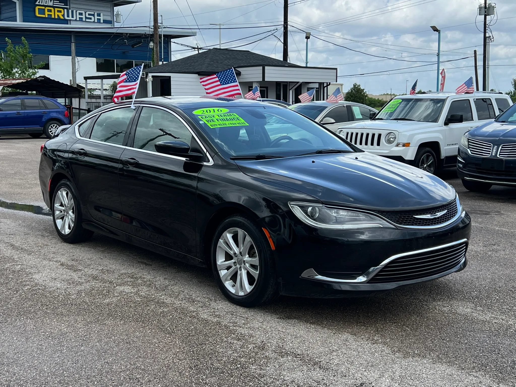 Used 2016 Chrysler 200 Limited w/ Convenience Group FWD image 4