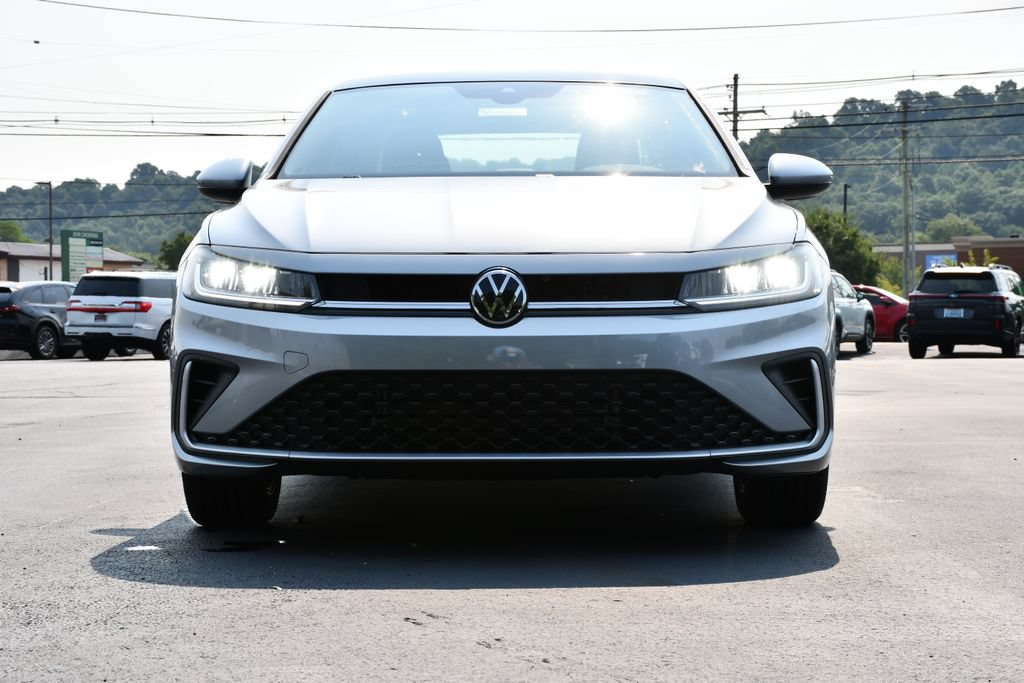 New 2026 Volkswagen Jetta SE FWD image 2