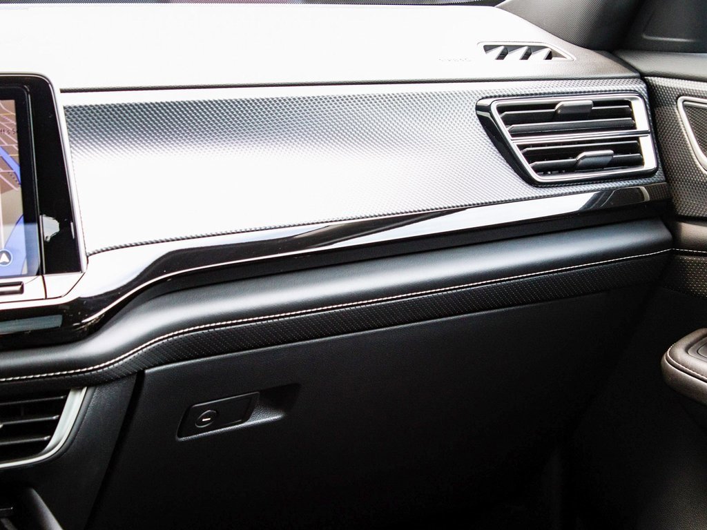 Used 2025 Volkswagen Atlas Cross Sport SEL Premium R-Line image 17