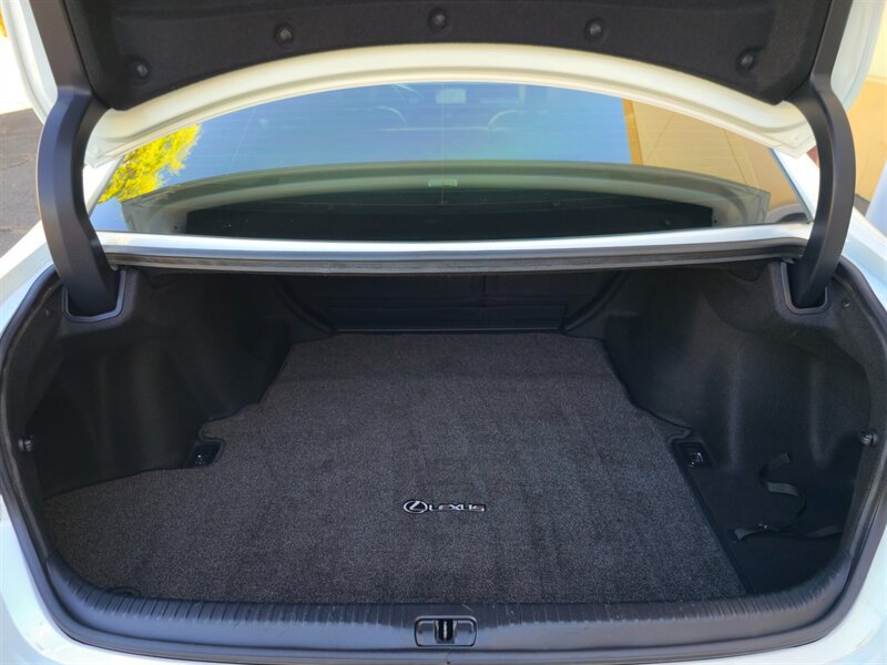 Used 2016 Lexus RC 200t RWD image 30