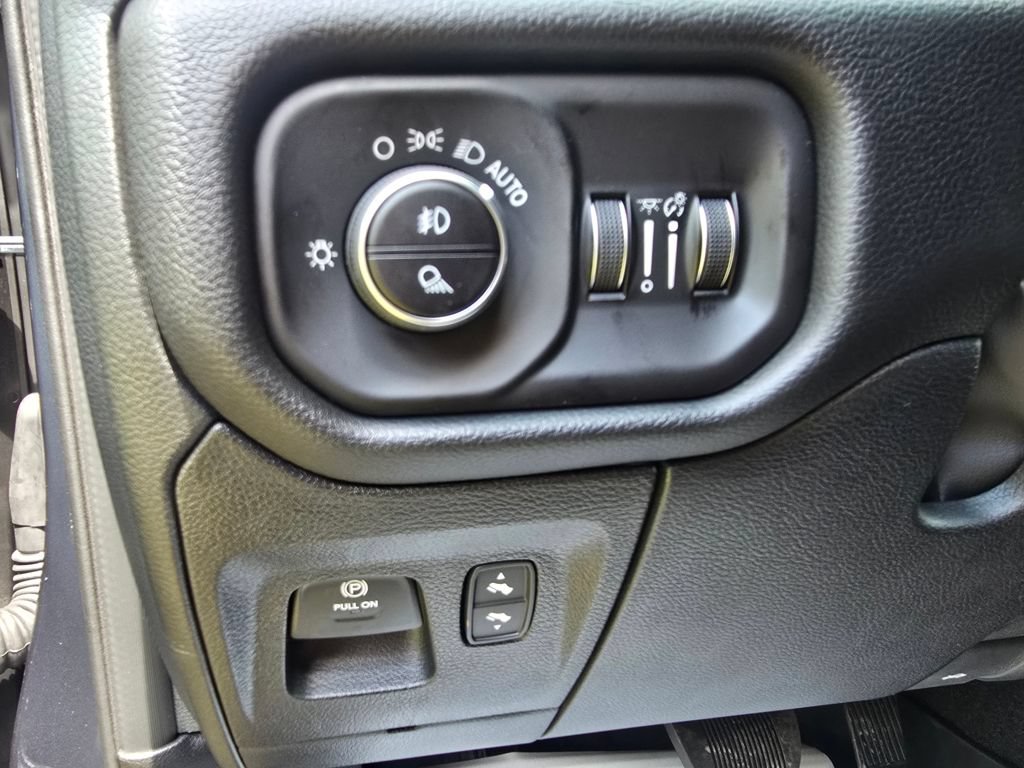 New 2026 RAM 1500 Big Horn AWD/4WD image 11