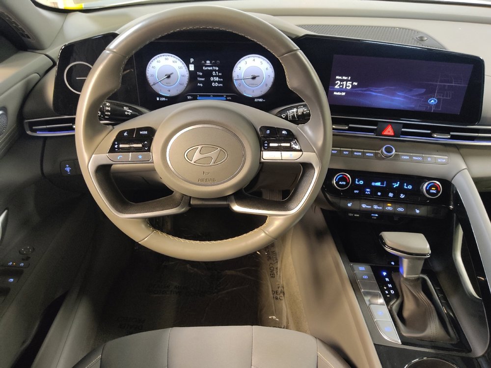 Used 2025 Hyundai Elantra SEL image 22