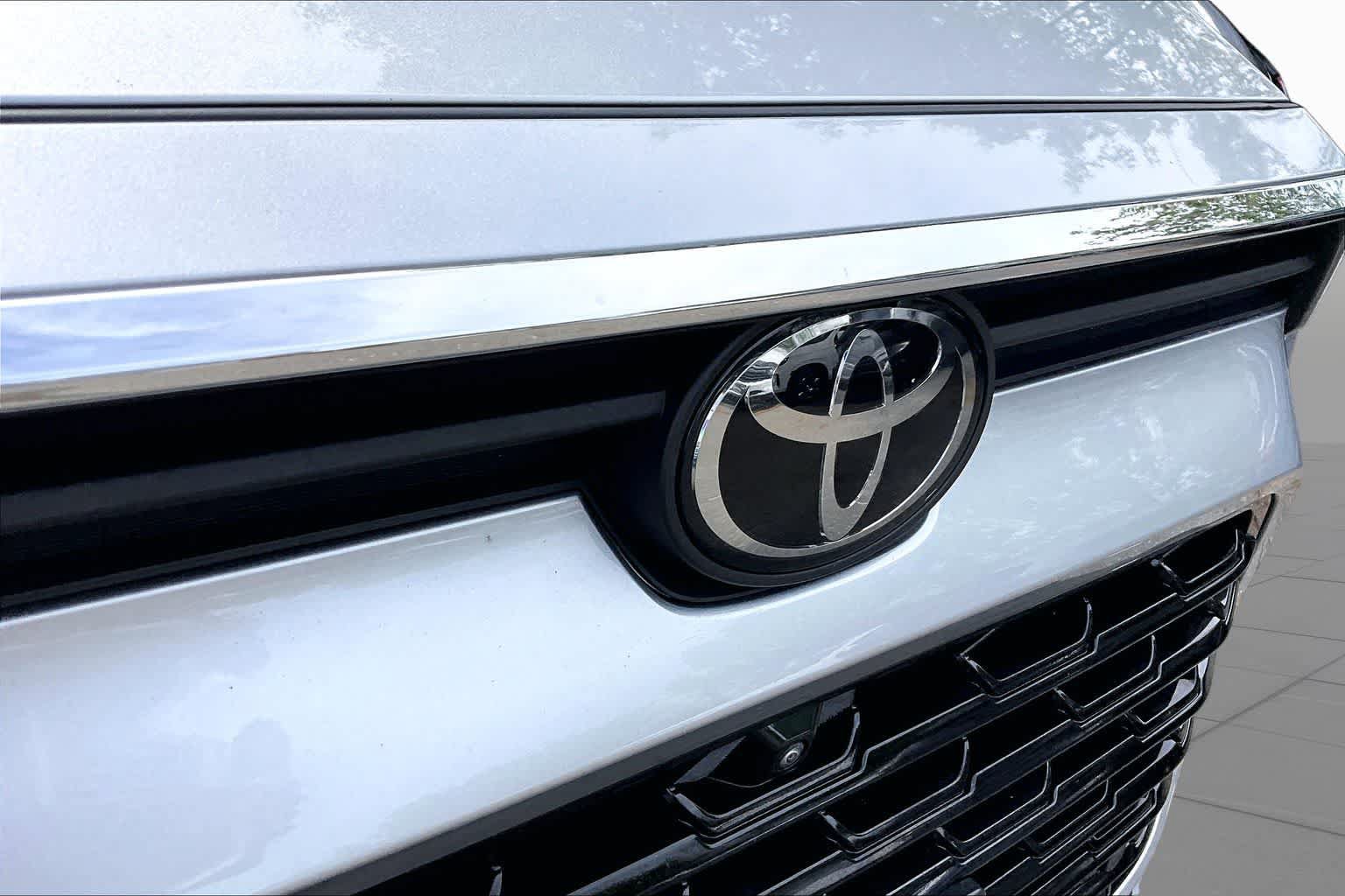 Certified 2024 Toyota Grand Highlander AWD image 29