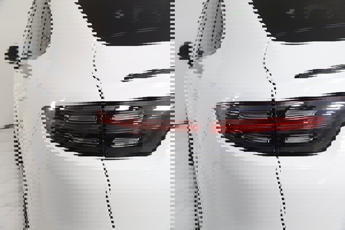 Used 2023 Porsche Cayenne image 40