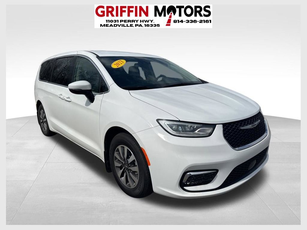 Used 2023 Chrysler Pacifica Touring-L