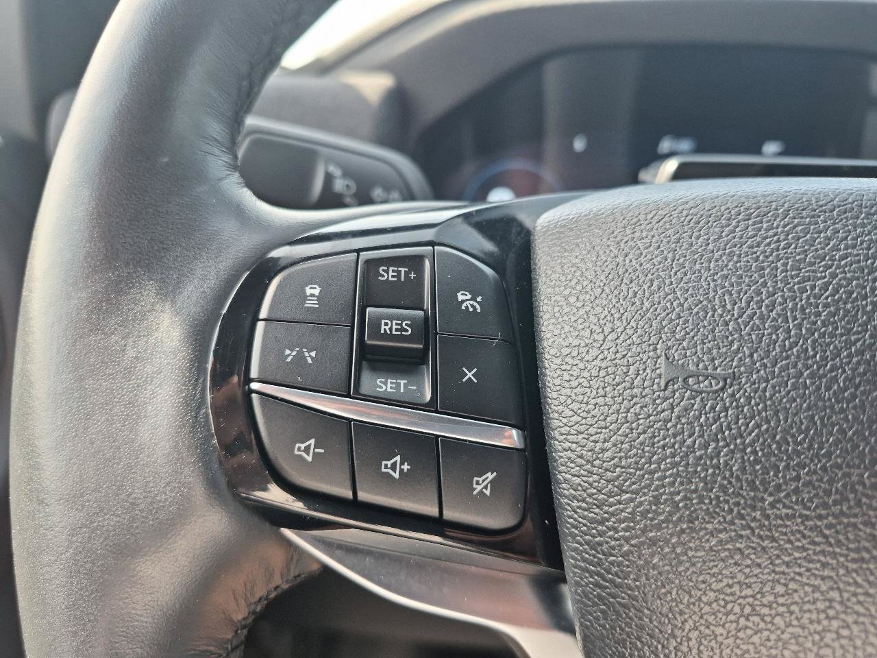 Used 2025 Ford Explorer Platinum w/ LUX Leather Package AWD/4WD image 19