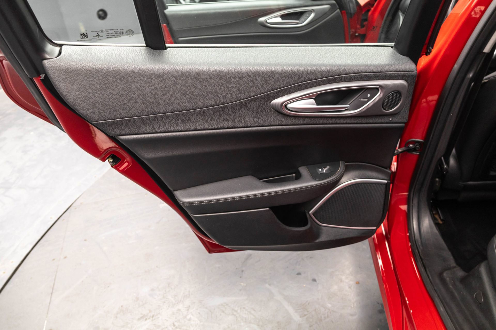 Used 2017 Alfa Romeo Giulia AWD w/ Sport Appearance Package image 32