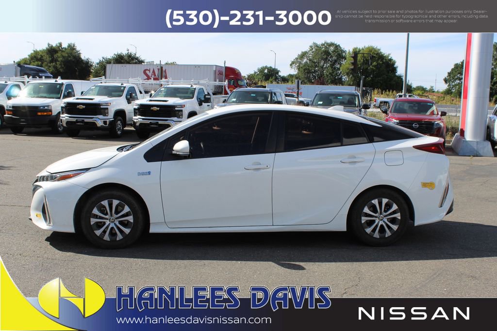 Used 2021 Toyota Prius Prime LE FWD image 2