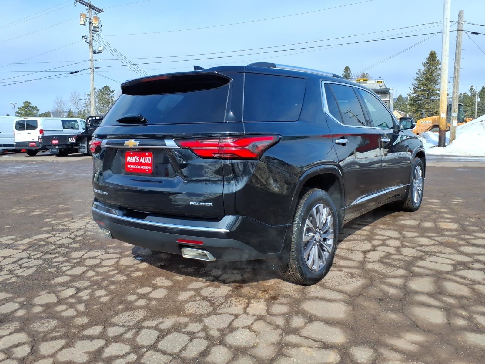 Used 2023 Chevrolet Traverse Premier AWD/4WD image 6