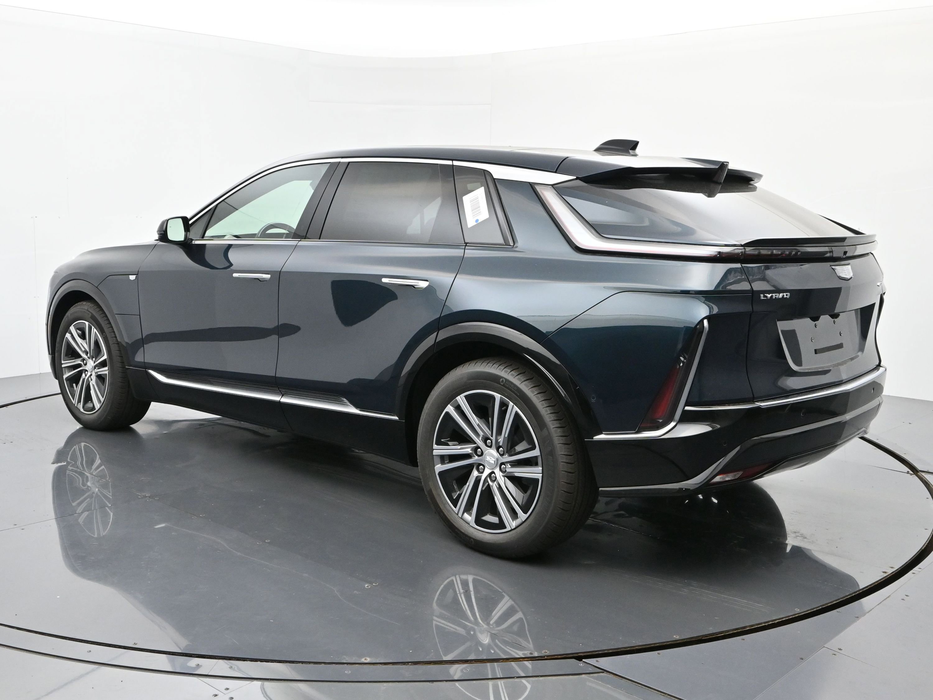 New 2025 Cadillac Lyriq Luxury image 3