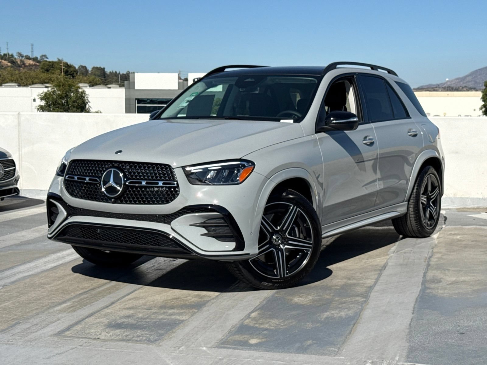 New 2026 Mercedes-Benz GLE 450e 4MATIC image 2