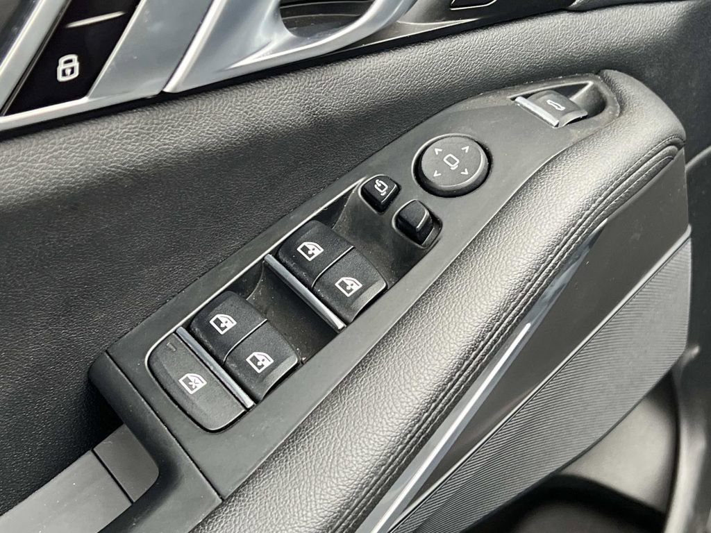 Used 2022 BMW X5 xDrive40i w/ Executive Package image 17