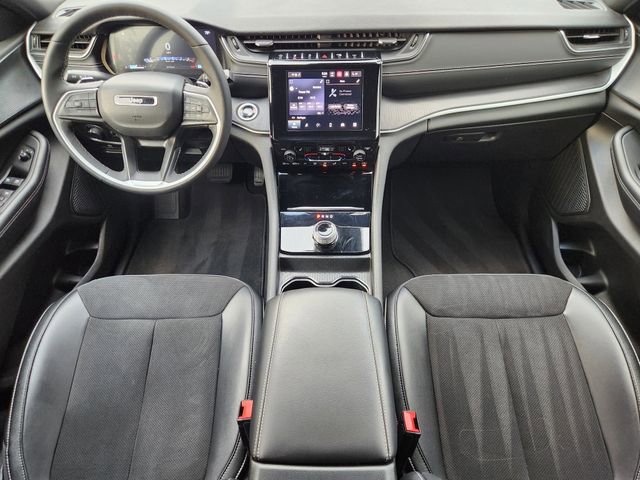 Used 2024 Jeep Grand Cherokee L Laredo image 20