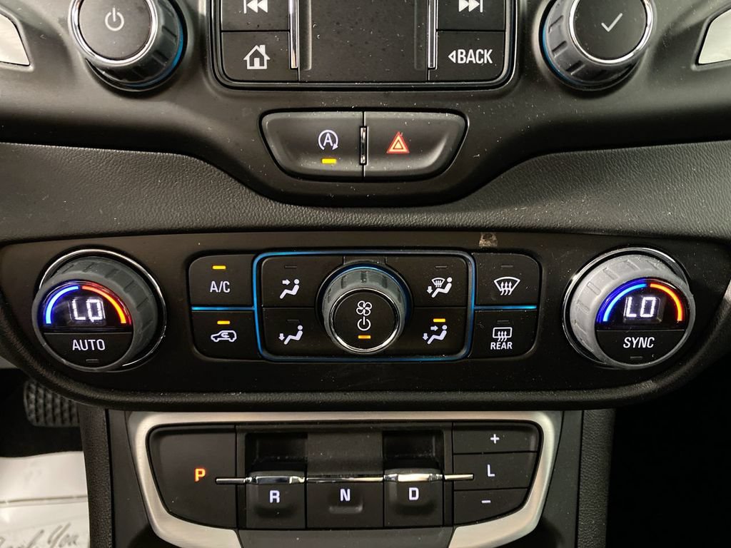 Certified 2024 GMC Terrain SLT w/ Infotainment Package II AWD/4WD image 18