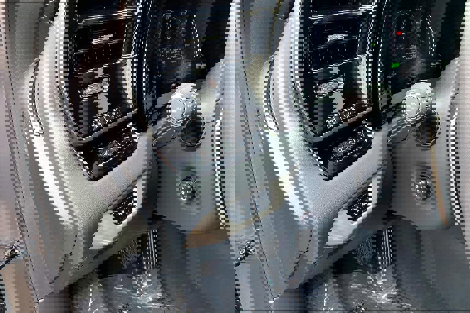 Used 2024 Lexus RX 350 w/ Convenience Package image 35