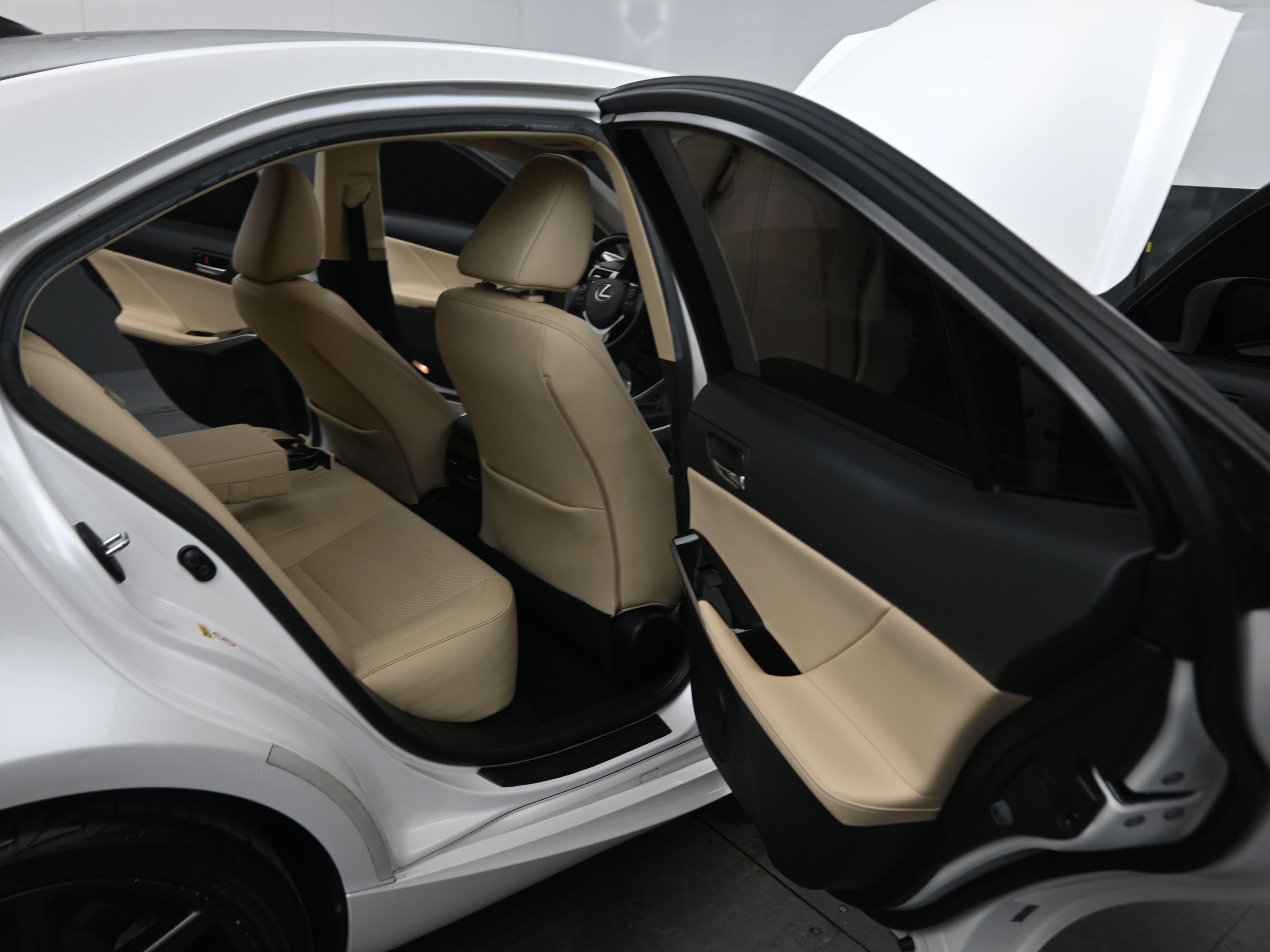 Used 2016 Lexus IS 200t image 23