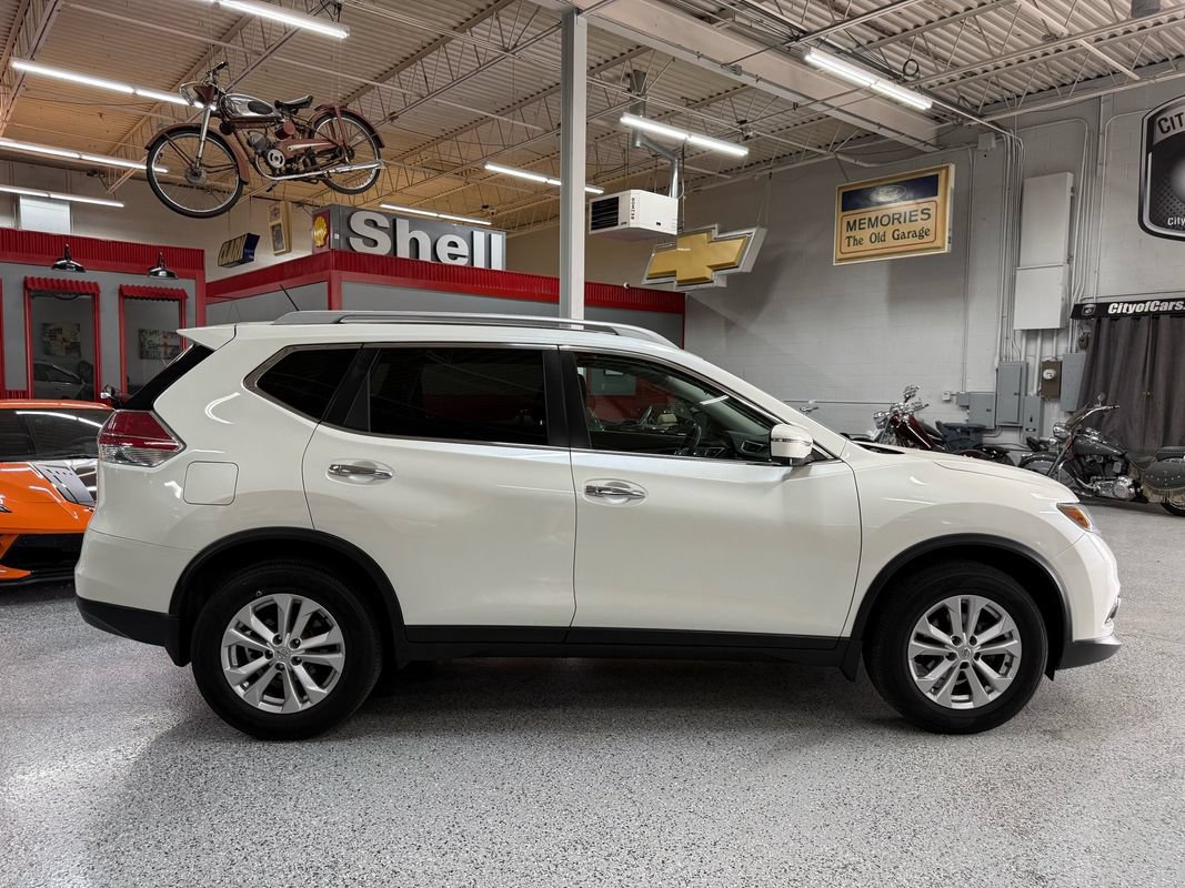 Used 2016 Nissan Rogue SV AWD/4WD image 6