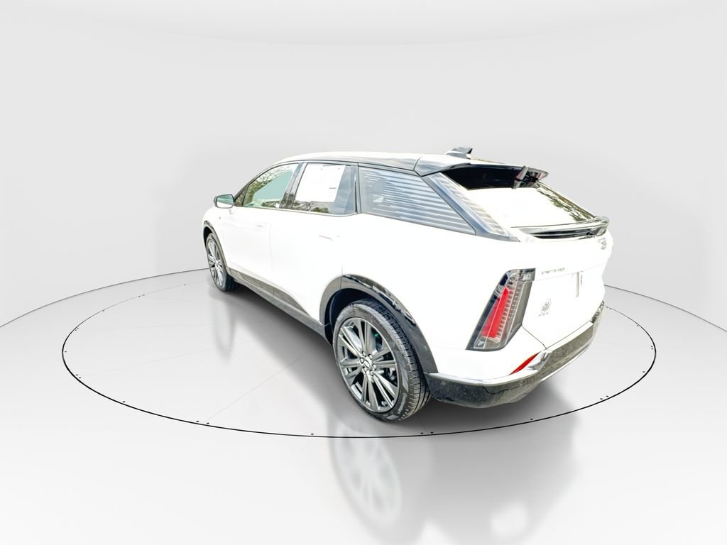 Used 2025 Cadillac Optiq Sport 2 image 6