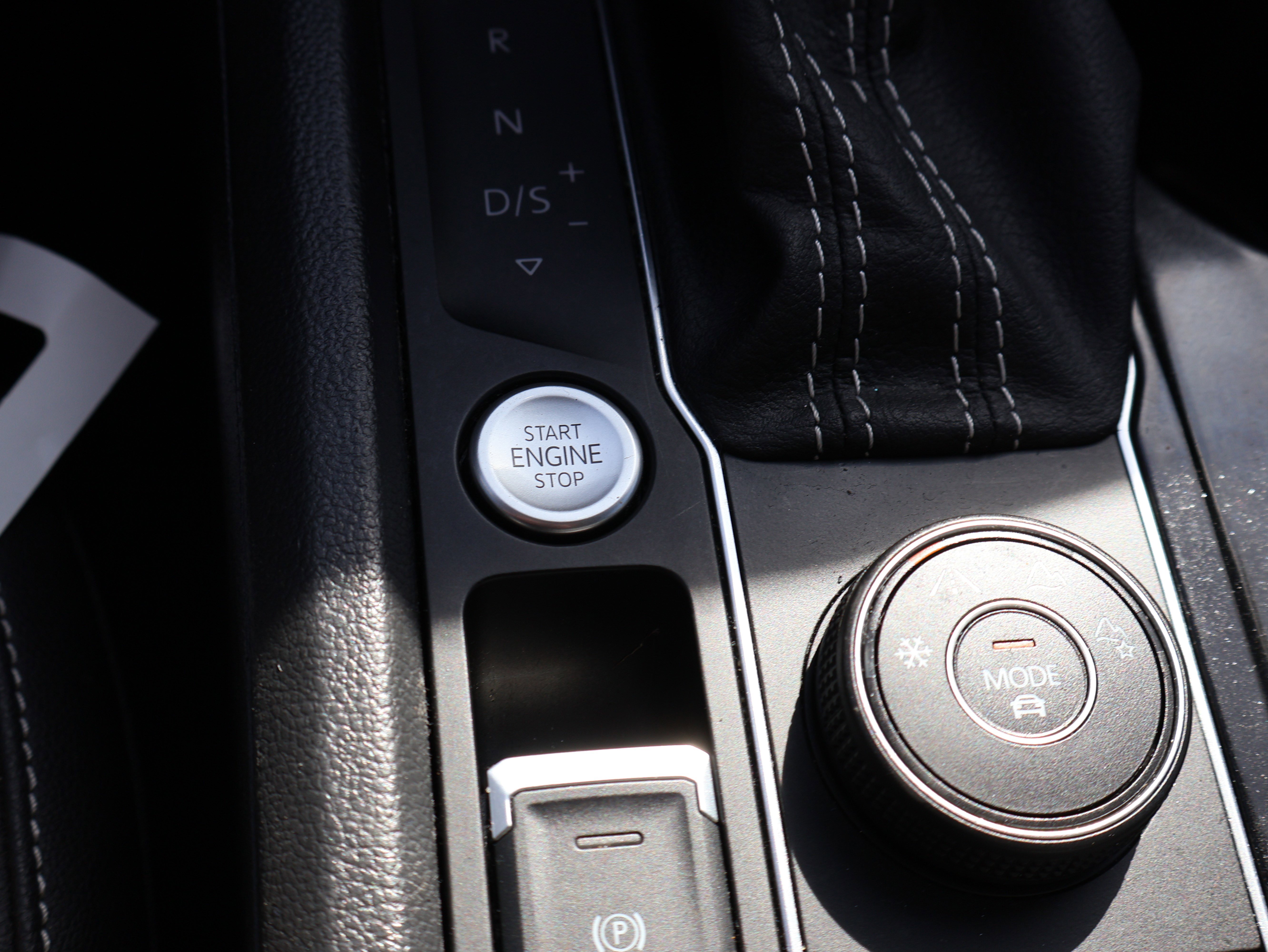 Used 2023 Volkswagen Atlas SEL image 27