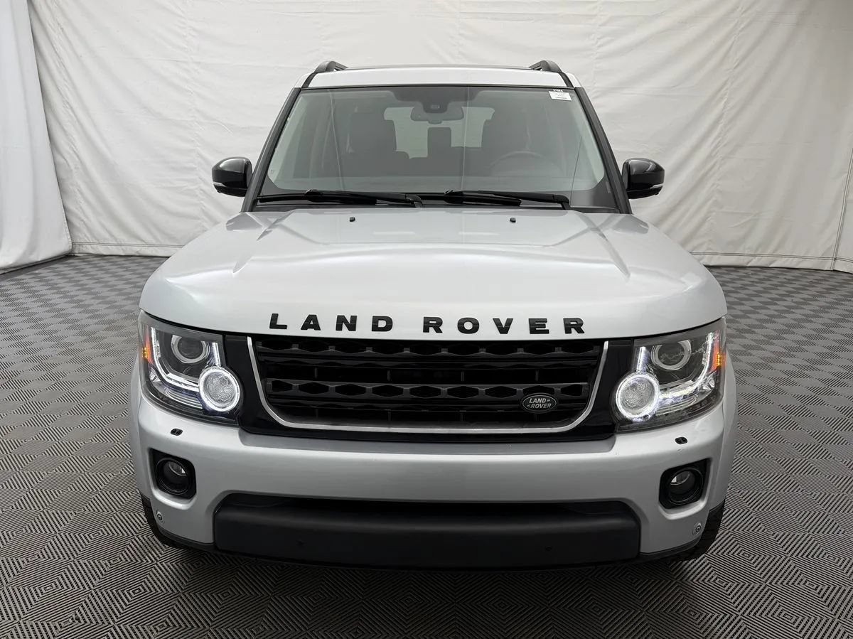 Used 2016 Land Rover LR4 HSE Silver Edition AWD/4WD image 3