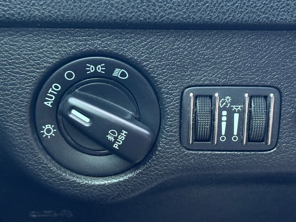 Used 2020 Dodge Charger GT RWD image 3