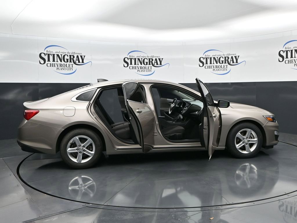 Used 2022 Chevrolet Malibu LS image 27