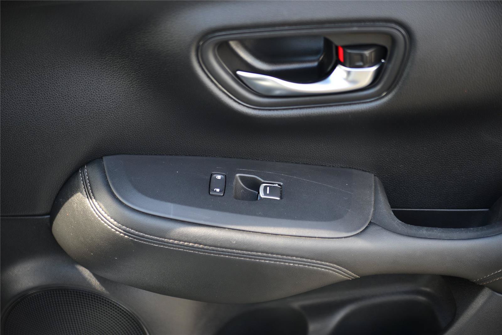 Used 2023 Honda HR-V EX-L image 16